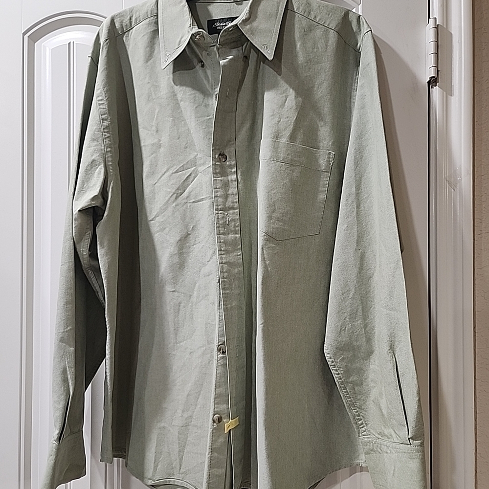 Eddie Bauer Sage Green Casual Button-Down Shirt